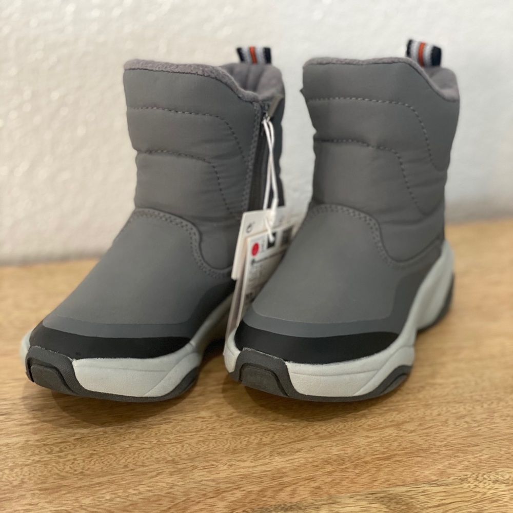 Zara Size 12 Snowboots